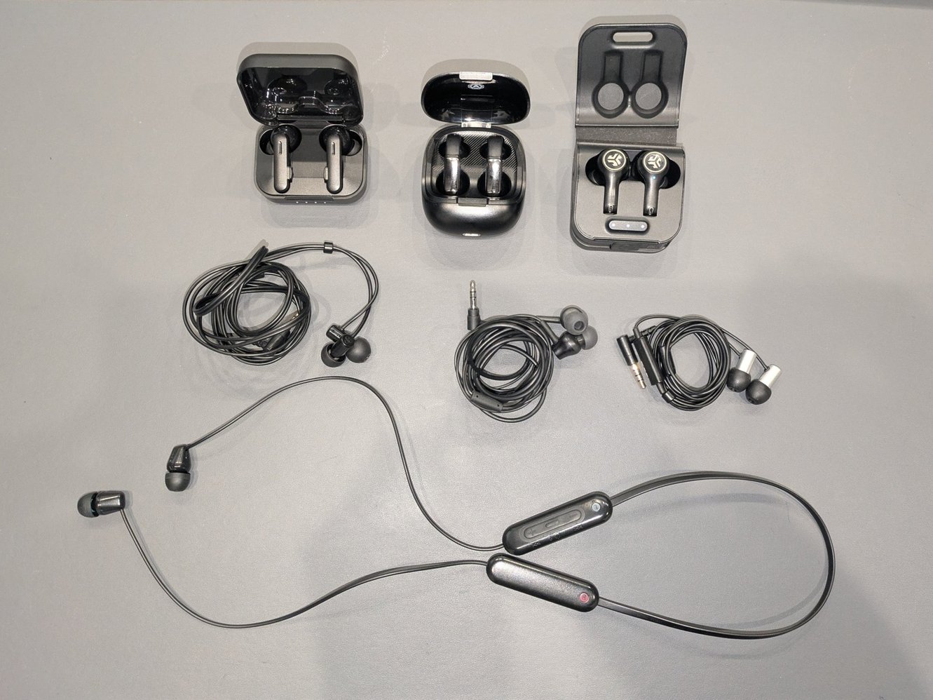 長時間作業でも疲れないイヤホンの選び方